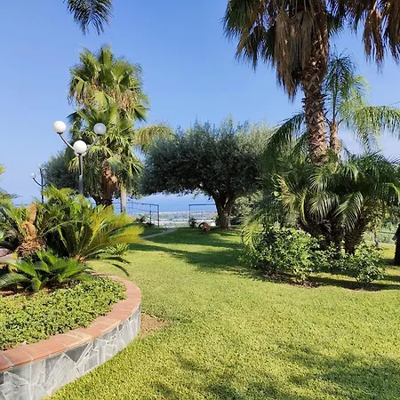 Casa Dell'antico Ulivo 1 By World Daire